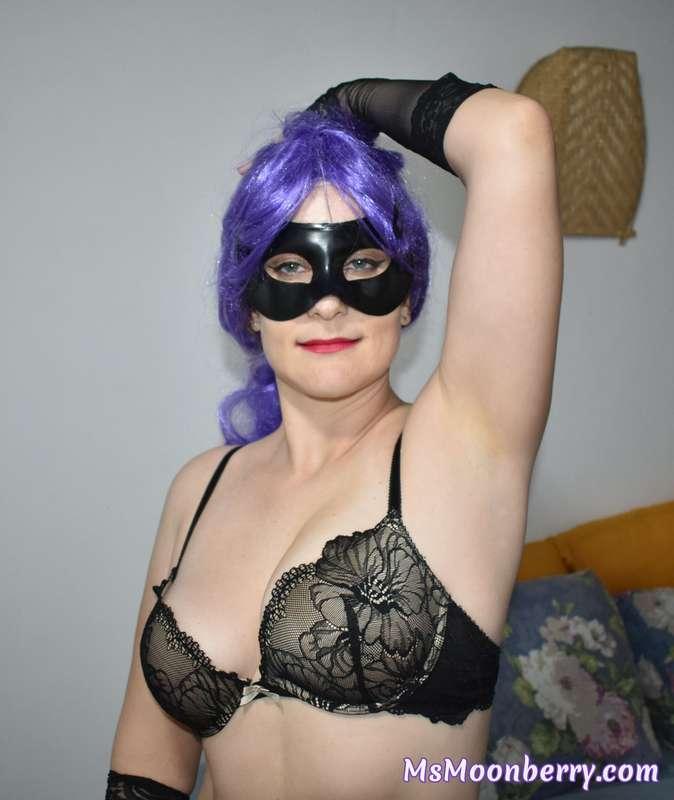 [26 PREMIUM PHOTOS - FULL PHOTOSET]I was told to keep my han..