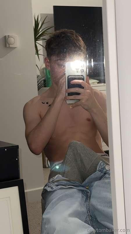 tombakerx image #0