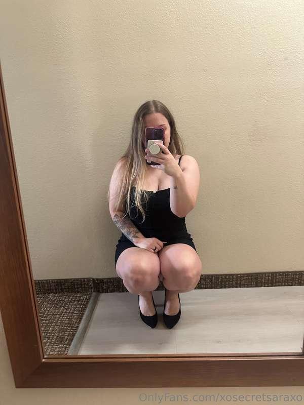 Swipe to open my legs 😝