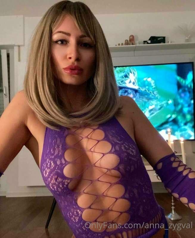 I like hot experiments 😈👅

Does this hair color suit me??

I..