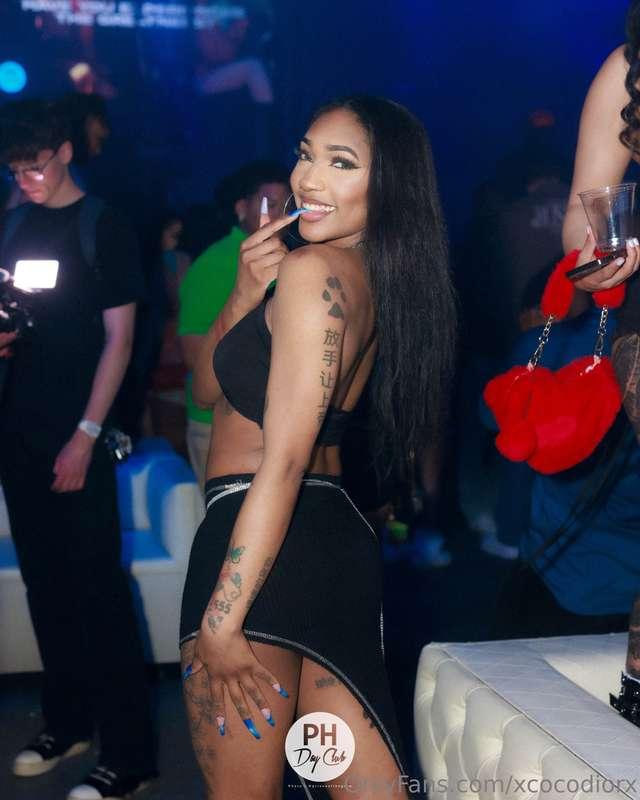 I wanna have some fun cum play w me 😈😮‍💨