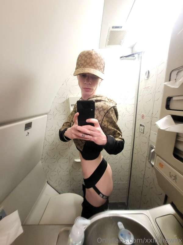 Anybody want to help me join the mile high club? 🛫