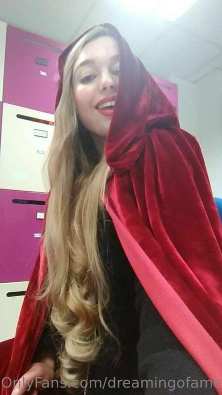 I love fancy dress! Here's a cloak I made to be little red r..