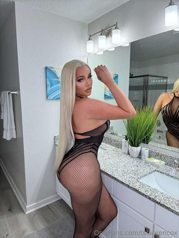 fell in love yet? 🖤