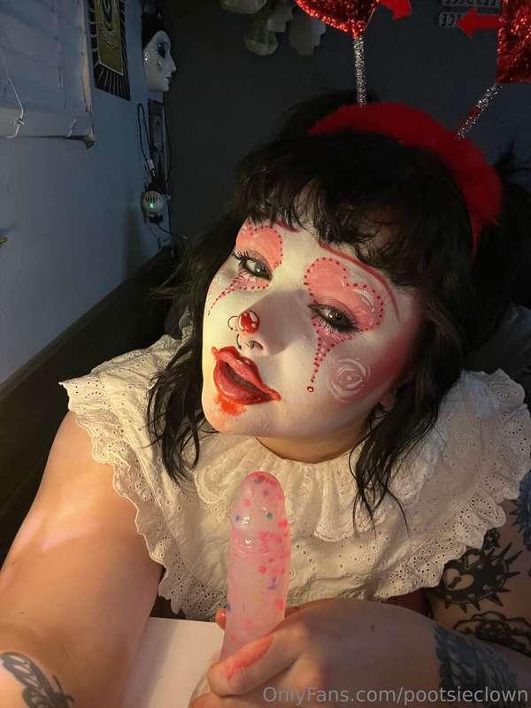 sloppy dildo bj vid dropping tmrw :3