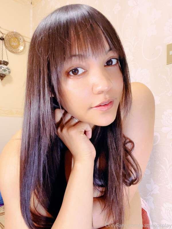 Shiny hair and peachy booty❤️
Casual lewd~ Do you like rando..