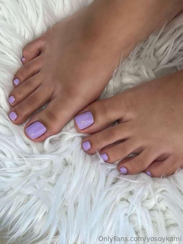 Nails done 👣🦶🏻 do you like cute feet?