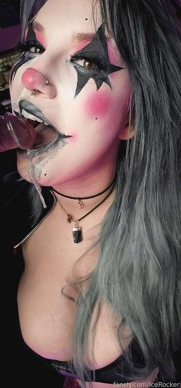 Sloppy 🤡

#clown #clowngirl #blowjob #makeup #messy #spit