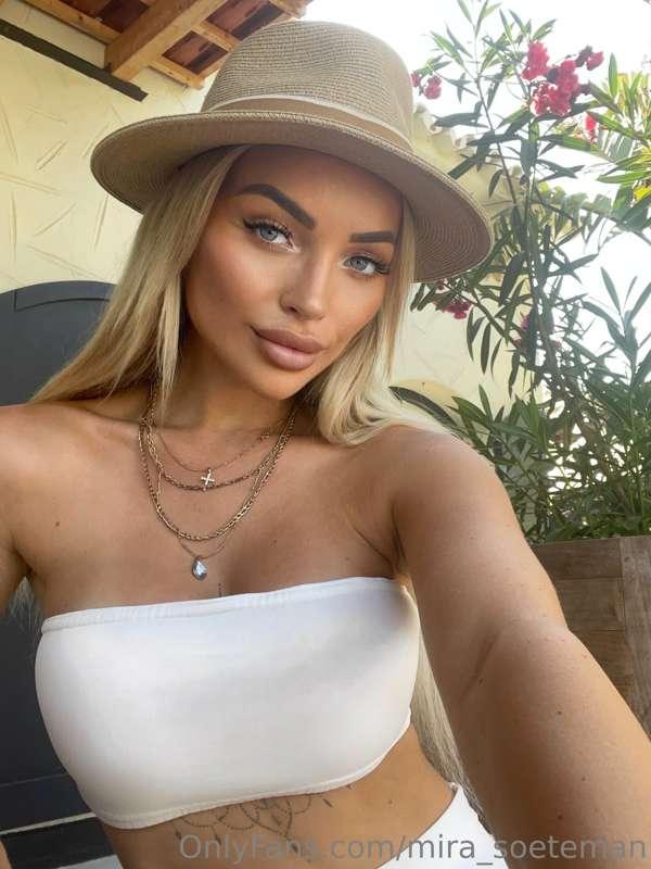 Its to hot in here🔥