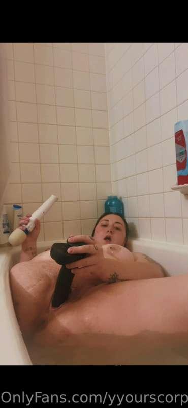 My boyfriend walked in on me me masturbating in the bath tub..