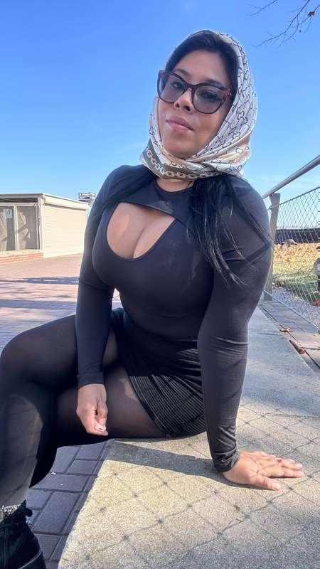 Babe I’m available for you text me 