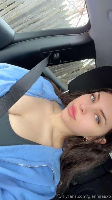 look at me 👀