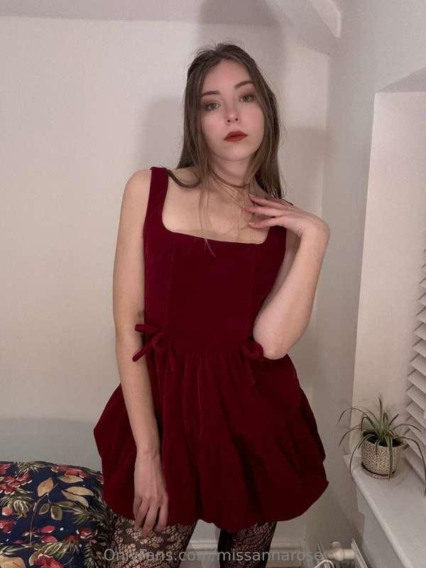 Just a few cheeky pics of my New Year’s Eve outfit before I ..