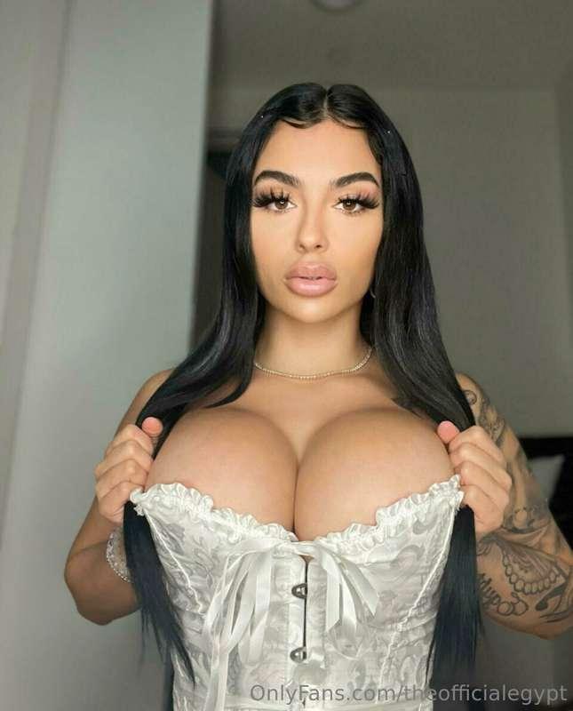 Any plans tonight? 😏 You can find me on my VIP @theofficiale..