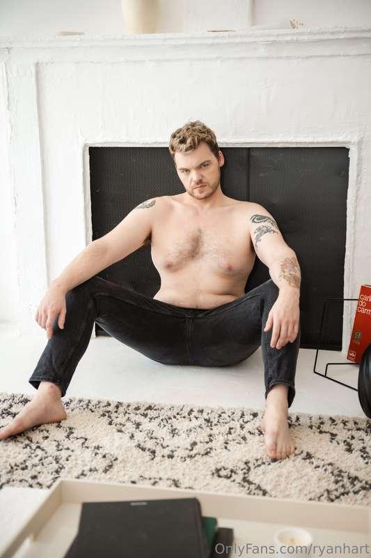 Your Daddy had a long, tiring thanksgiving, lovelies. What's..