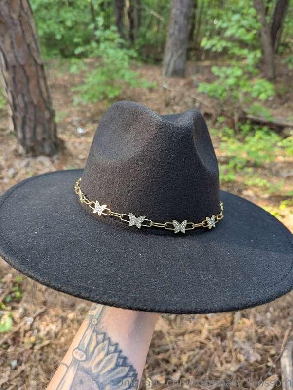 My friend got me this hat because it matches my belt 😅 I'm o..