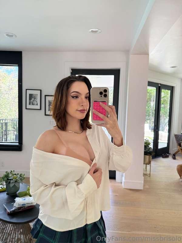 i need your input... bra or no bra today? 🤭
