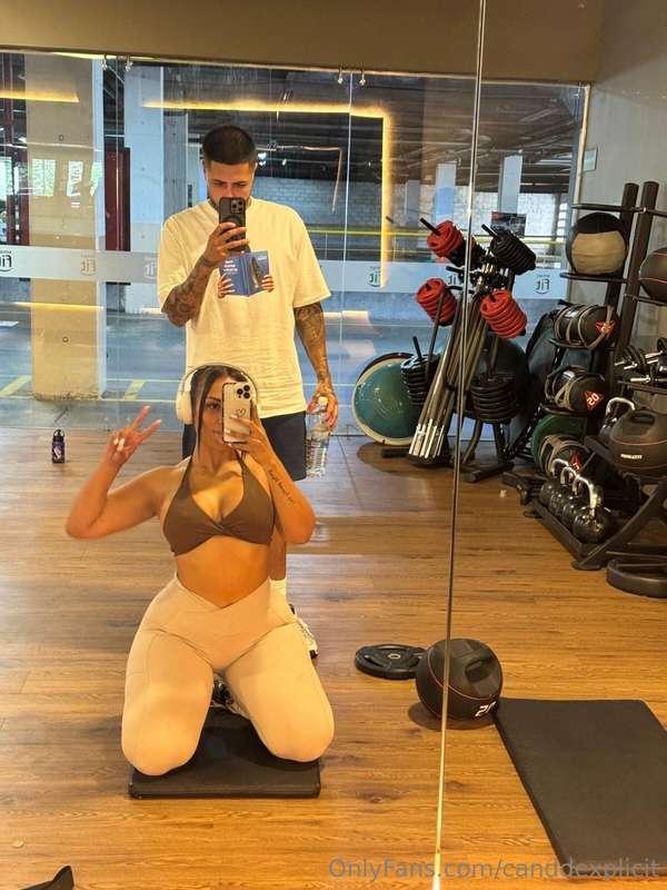 😘💪👩🏻‍❤️‍💋‍👨🏻