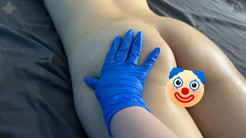 Bet you can't wait to rub one out to this 𝗰𝗹𝗼𝘄𝗻-𝗼𝗻-𝗰𝗹𝗼𝘄𝗻 𝗮𝘀𝘀 𝗺𝗮𝘀𝘀𝗮𝗴𝗲 rub-fest!! Stay tuned! 💦

😈 𝗙𝗥𝗘𝗘 𝗙𝗢𝗥 𝗩𝗜𝗣𝘀!! 😈

#fyp #clown #clowngirl #clownmakeup #hairy #massage #massagefetish #masseuse #assmassage #ass #petite #british #scottish #fetish #kink #latexglove @blaire_game @cute_bean_ting