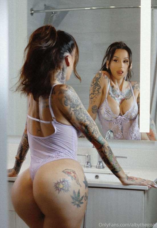 Good moaning😈👅