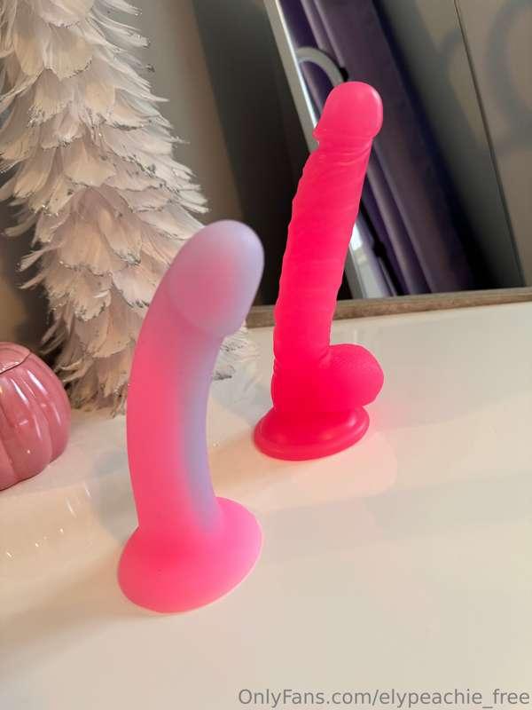 ***Avec quel dildo je fais mon prochain vidéo solo? 😏***