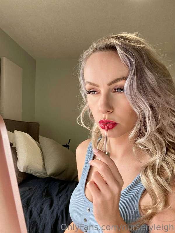 Do you like this color on my lips??💋