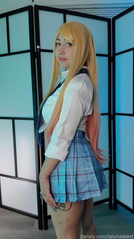 You guys watch anime? My Dress-Up Darling! I love Marin! Going to be posting a bit of cosplay since I'm going to an anime convention soon and I'm into cosplaying a bit as a personal hobby.