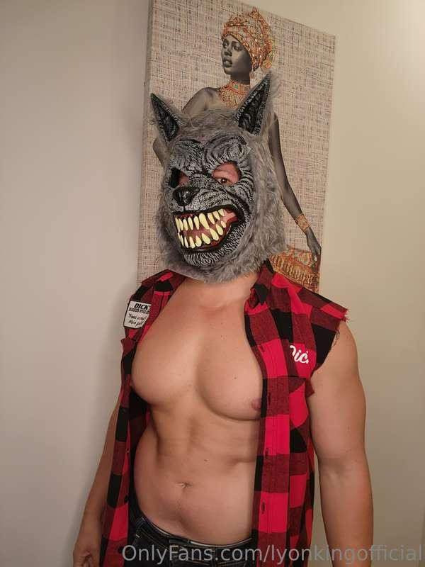 Hearing ideas for my Halloween costume 🤪