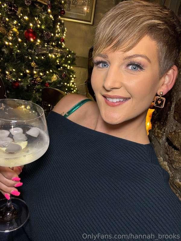 Out for a few pre xmas drinks 🍸 xxx