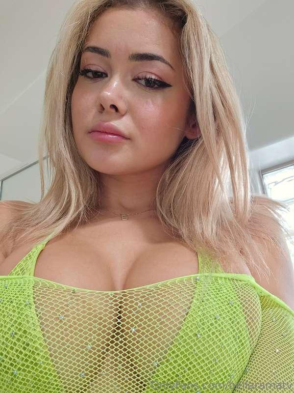 Wanna be my favorite distraction? 🥰