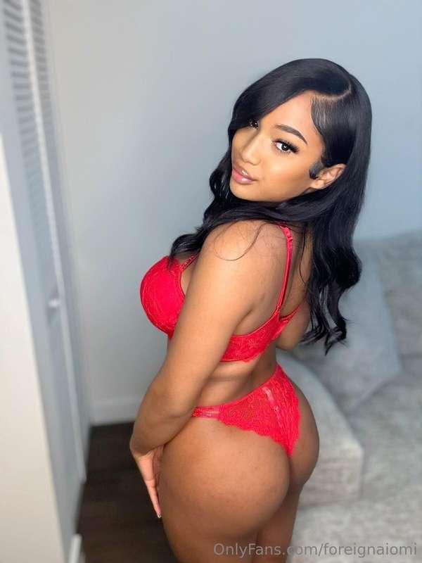 This body isn’t going to worship itself… volunteers? 😏