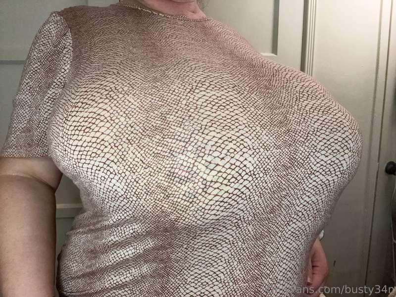 Guess what’s under 👀 