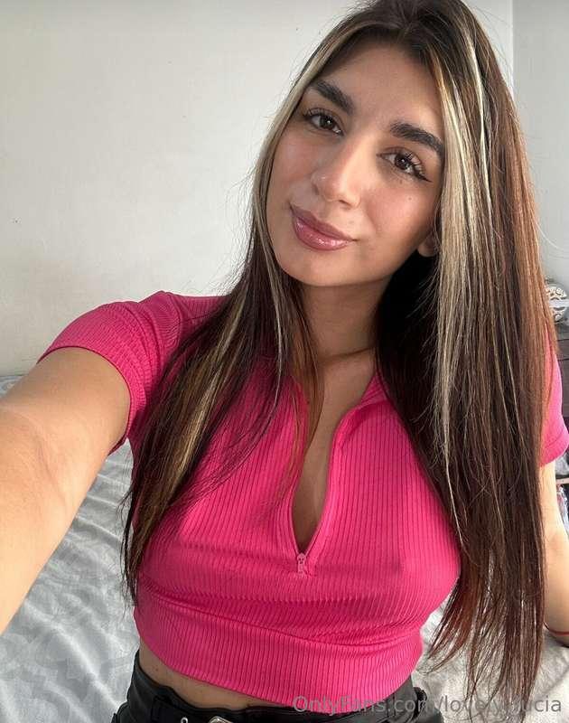 Love trying on different outfits 🤗