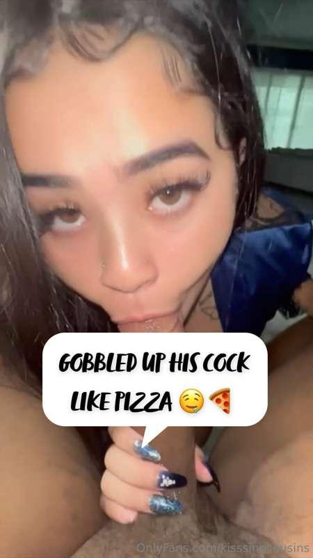 🍕 SUCKED 𝙏𝙃𝙀 𝙋𝙄𝙕𝙕𝘼 𝙂𝙐𝙔 🍕 Today I had my pizza delivered at m..