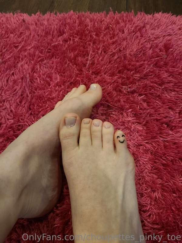 Migi, the little toe seems happy today😊