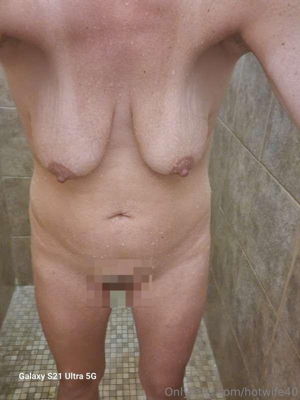 Happy tittie Tuesday everyone. 