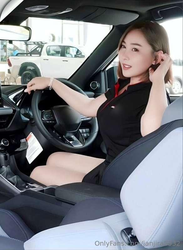 ขึ้นมาซิค่ะเดี๋ยวจะพาไปดูแมวที่ห้อง🤭