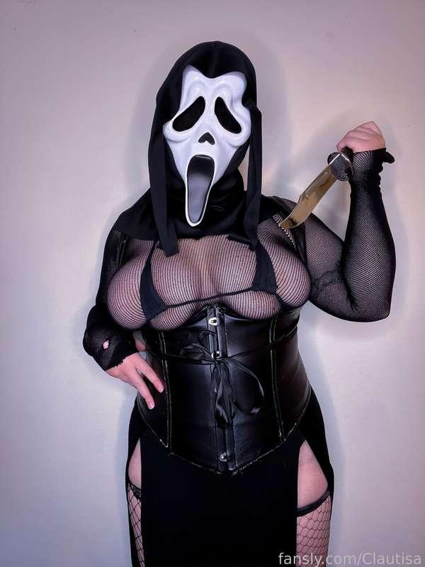 also sneak peek at new set for Friday &gt;:3 