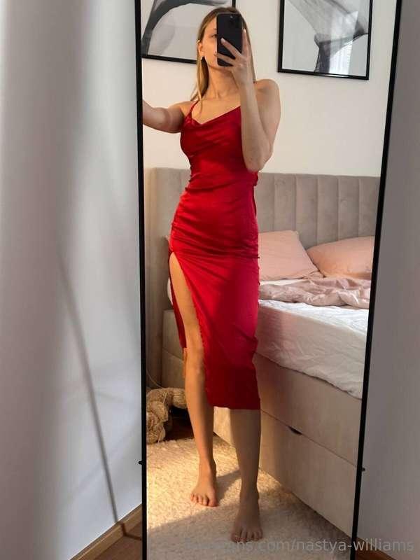 How do you like this dress on me?❤️