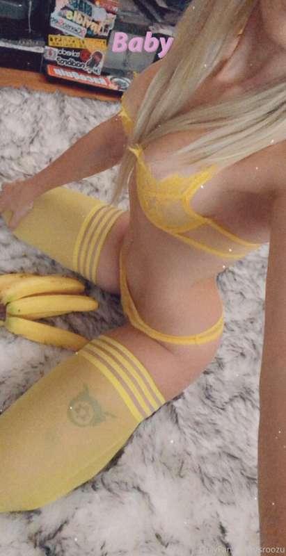 On days like this… don’t you sure wish you were a banana? 😂✨..