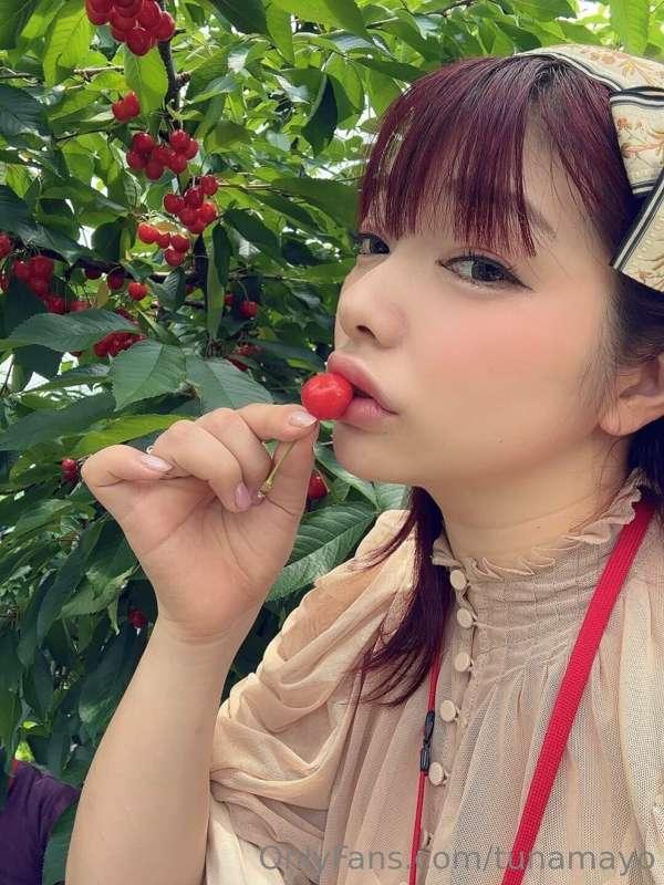 One of my favorite fruit is cherry!  🍒🍒🍒
I’ve never tried Ch..