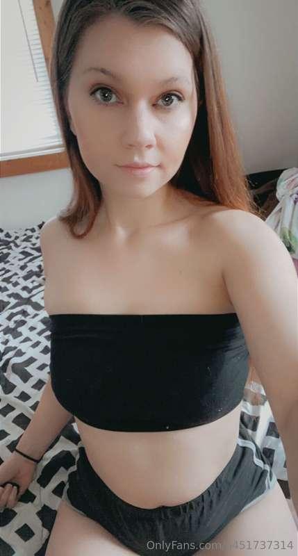 Happy your here ❤️ dm me for custom content. 