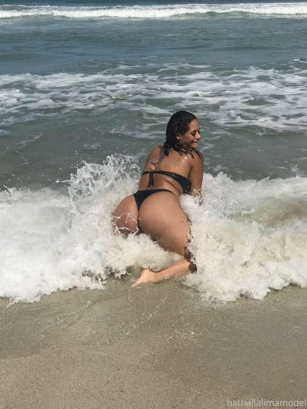 ## I love the beach... 😍😍

...And I love be naughty on the b..