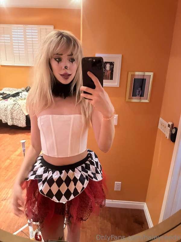 Show me your Halloweenie 🤭