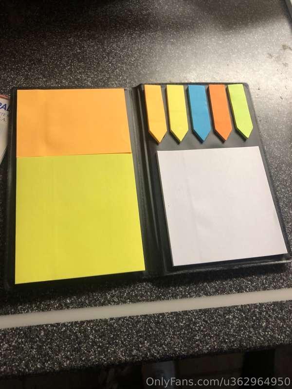 Free gift so cute I love post it's 