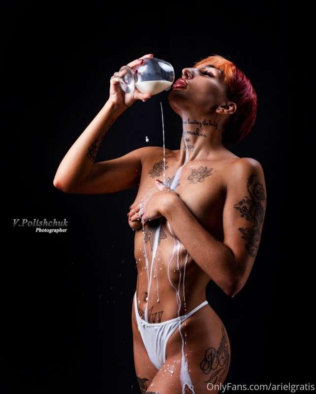 Thirsty baby?👅

Cum & let me quench your thirst.😈🍆💦