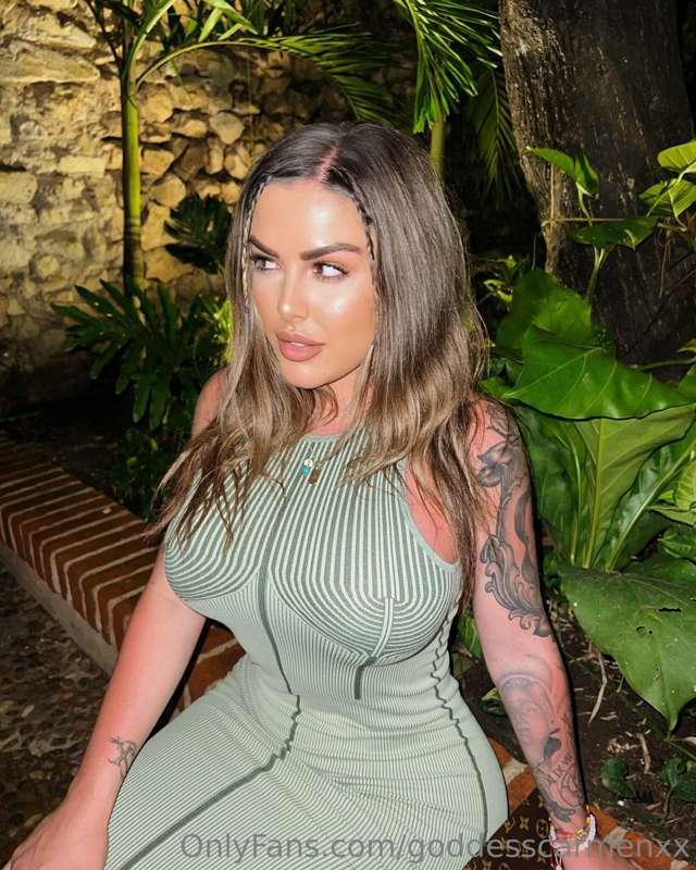 Angel face, devil thoughts…😈🖤💫