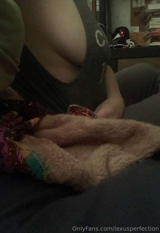 Side profile 👀Wake up with me 😩