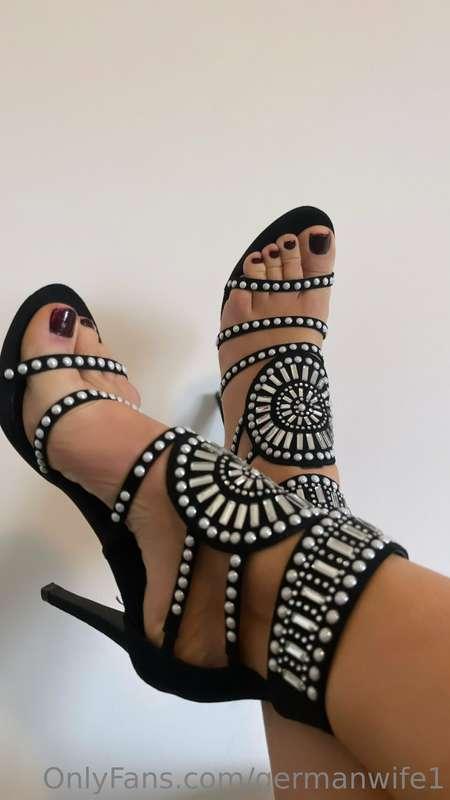 Black Beauty’s 👠🔥🖤 Do you like it?