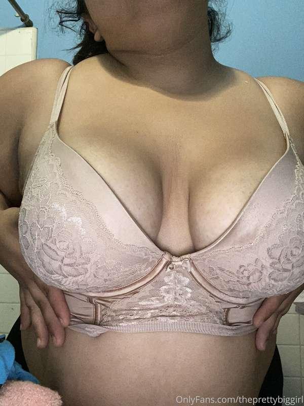 Just got out the gym time to shower 🥰😏